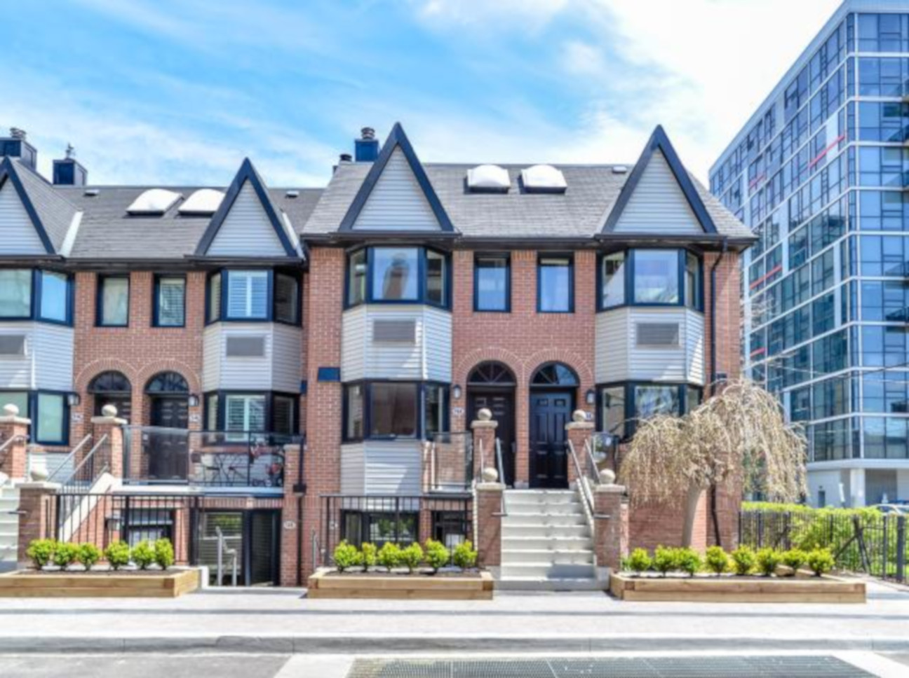 Condo Reviews for The Summit Condos, Toronto