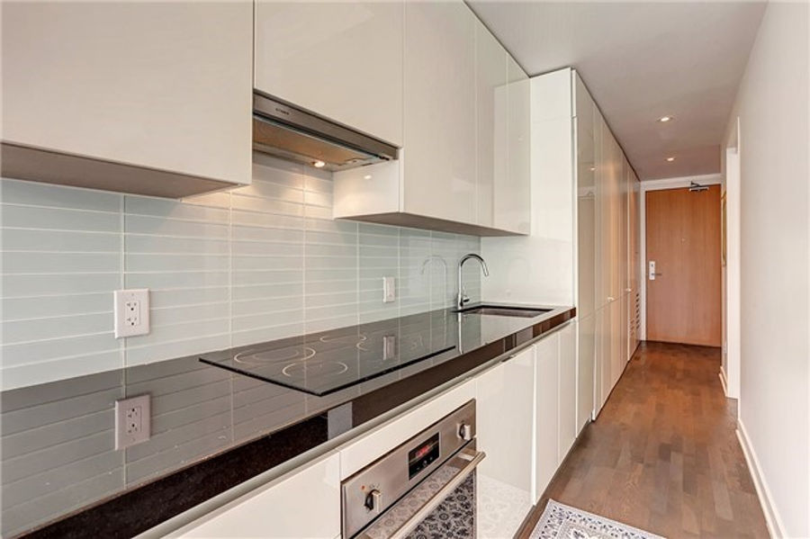 Condo Reviews for Thompson Hotel Condos, Toronto