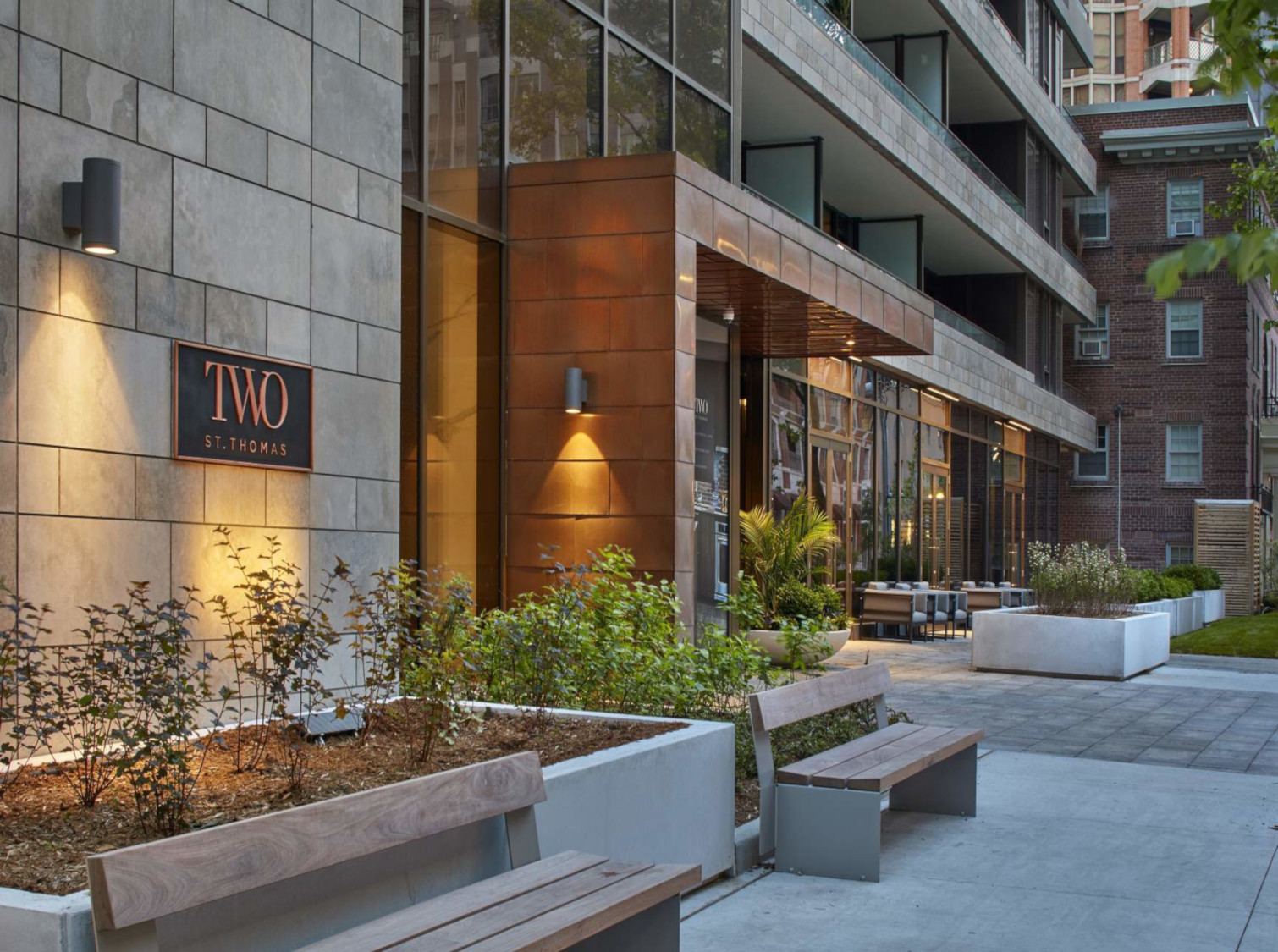 Condo Reviews for Two St. Thomas Condos, Toronto