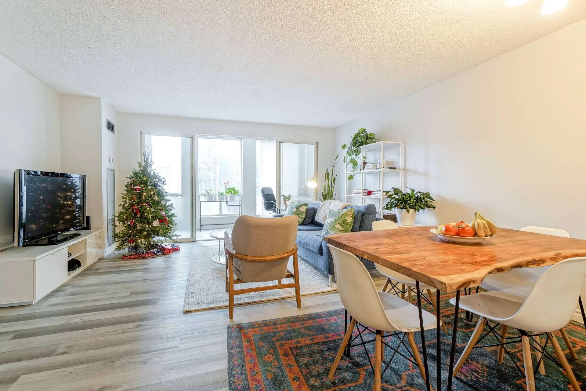 25 Grenville St Downtown Toronto Condo