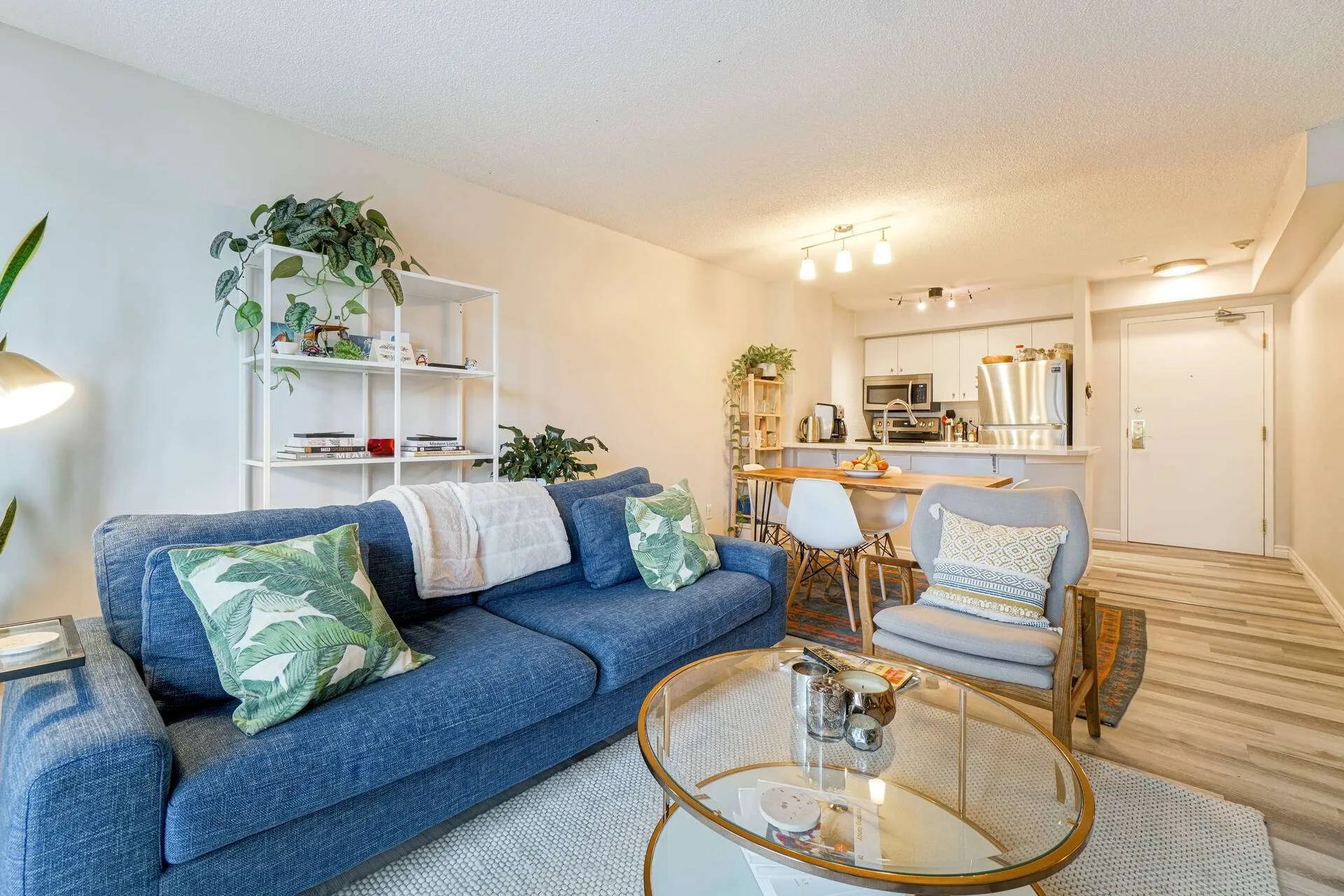 25 Grenville St Downtown Toronto Condo