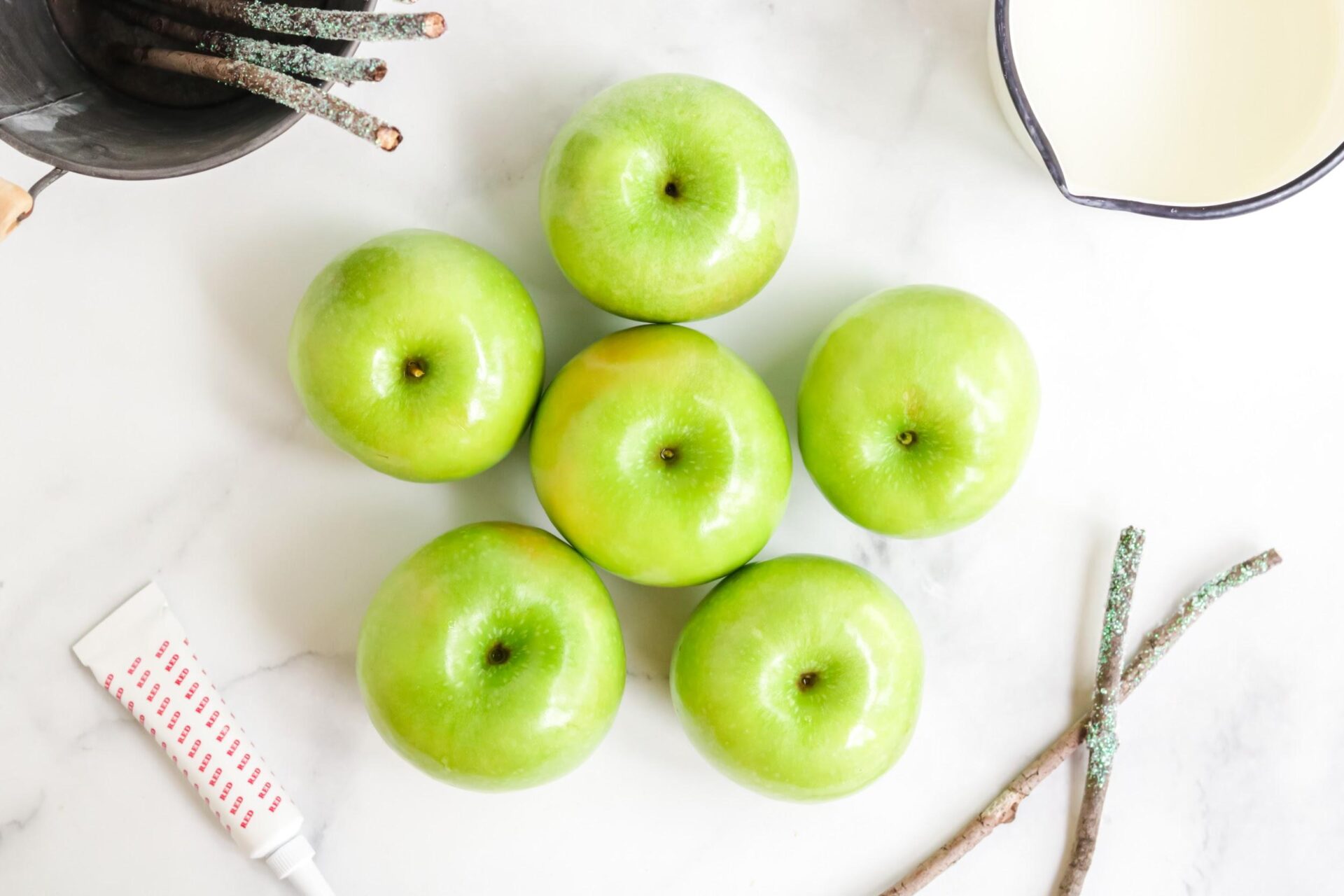 The Easiest Candy Apple Recipe