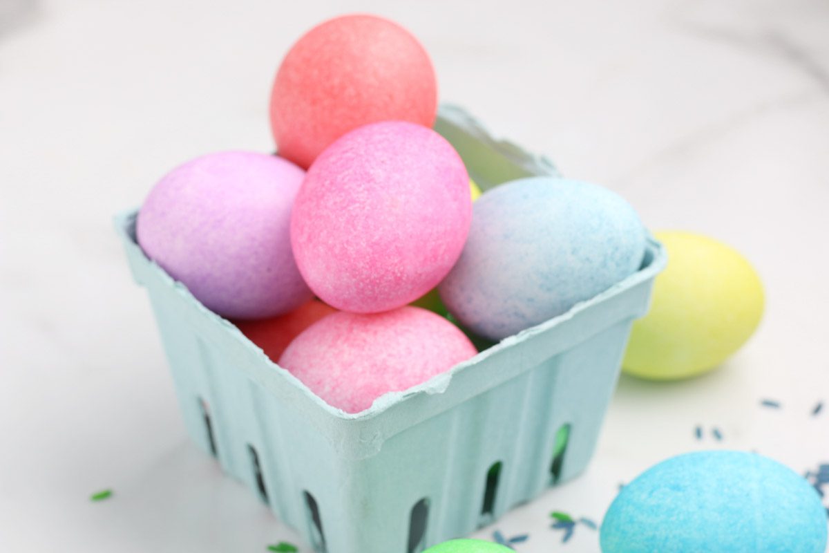 How to Color Eggs With Rice