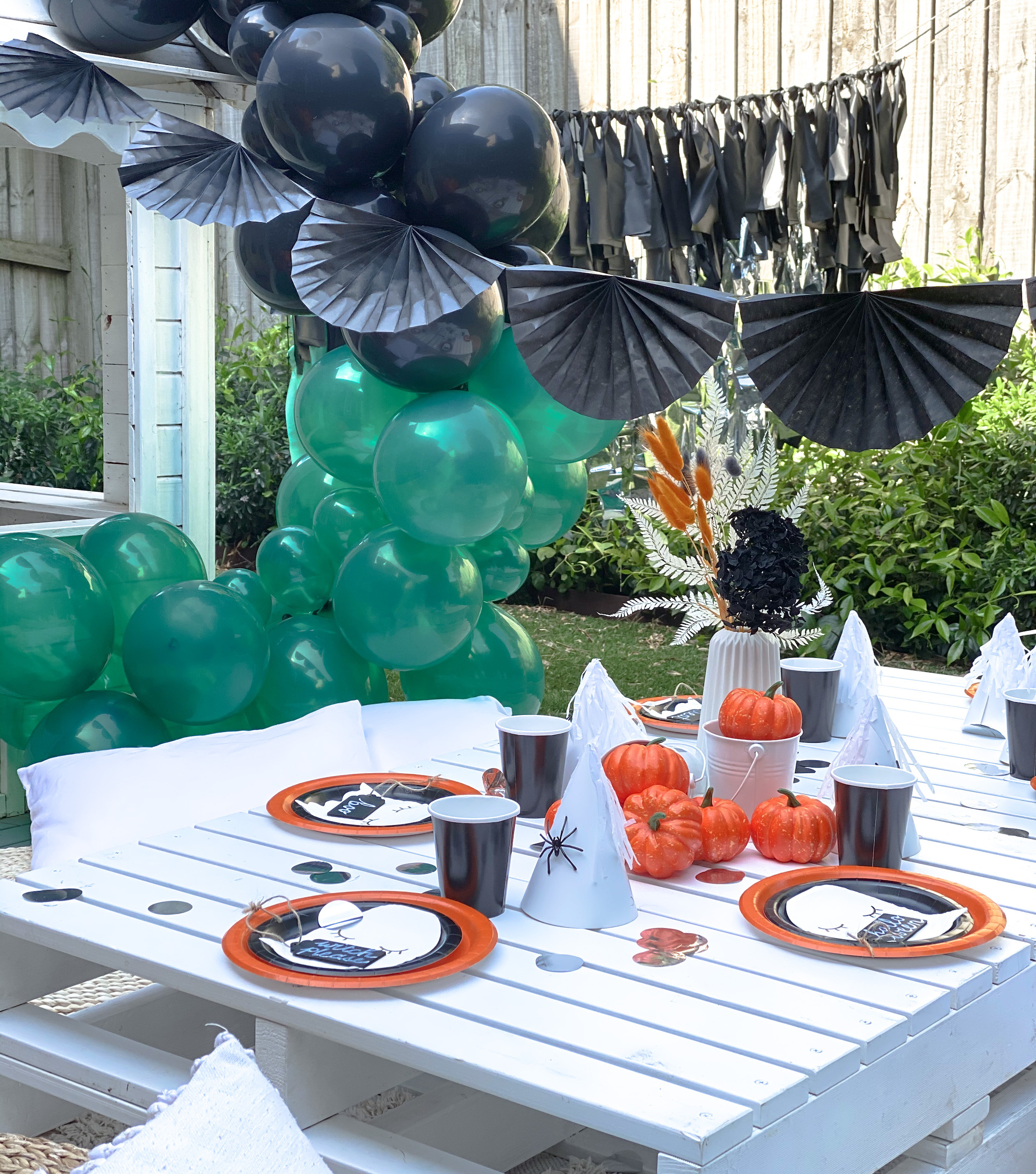 Not so creepy Halloween party (minifeature) Confetti Fair