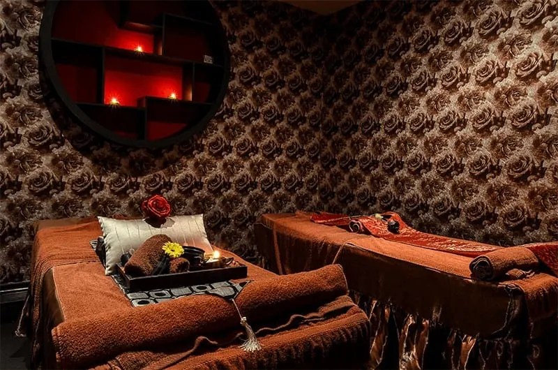 10 clean couple massage places from 55/60mins per pax with private rooms