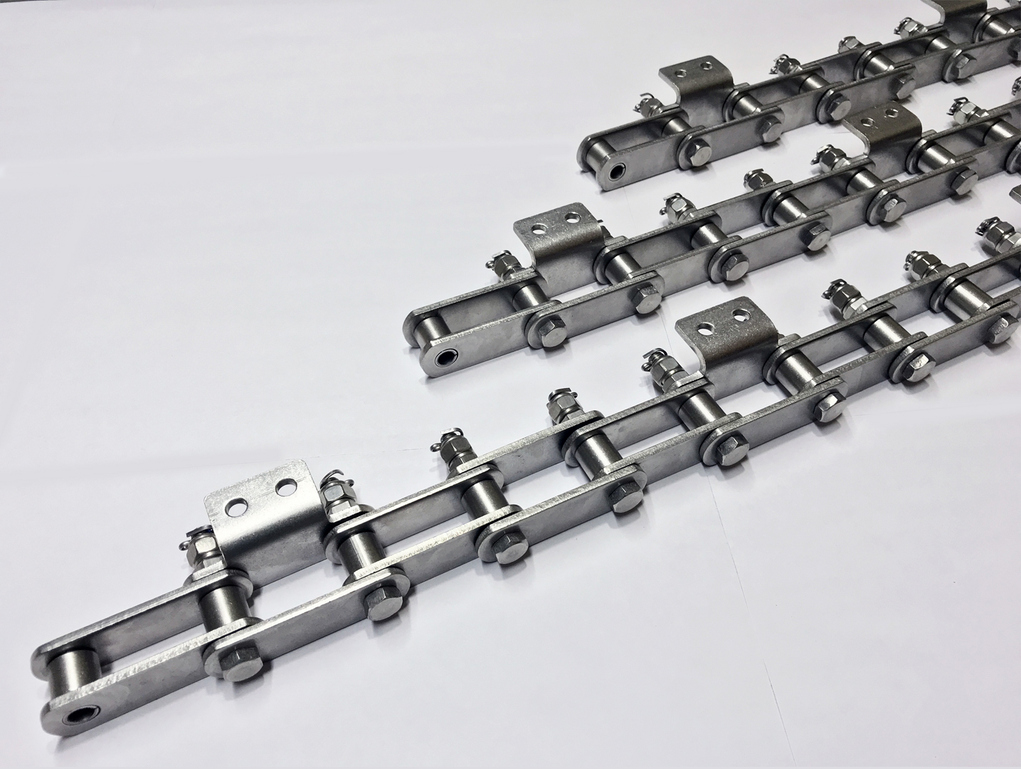 Conveyor Chain with Attachments