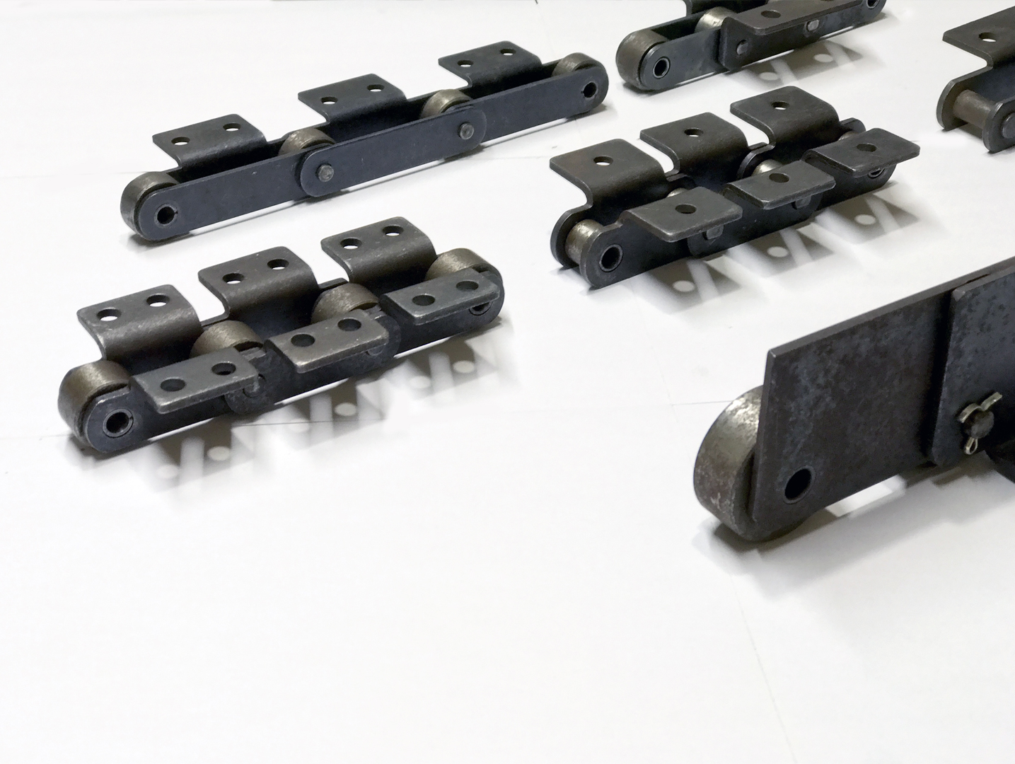 Conveyor Chain with Attachments