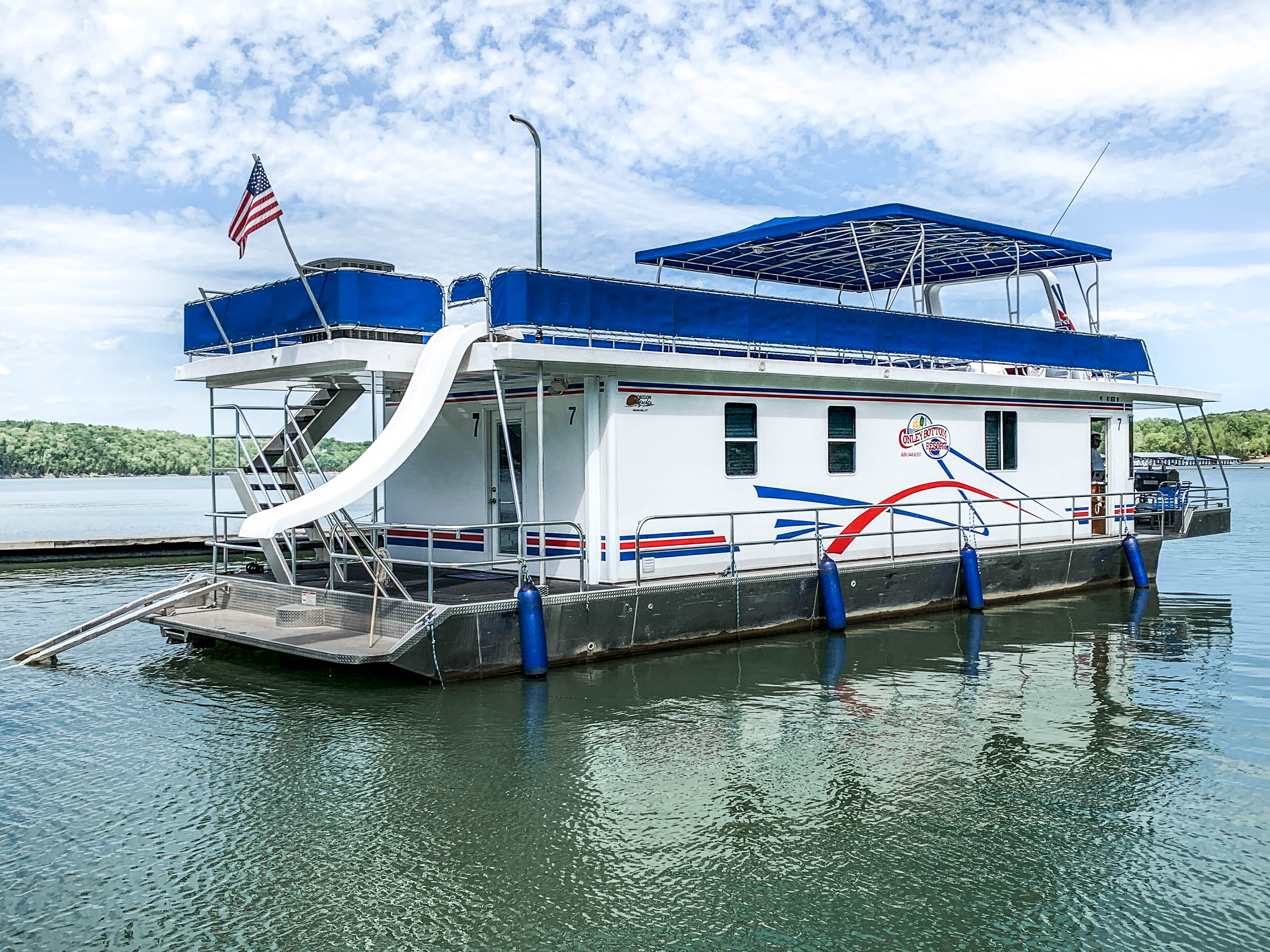 Deluxe Voyager Conley Bottom Resort