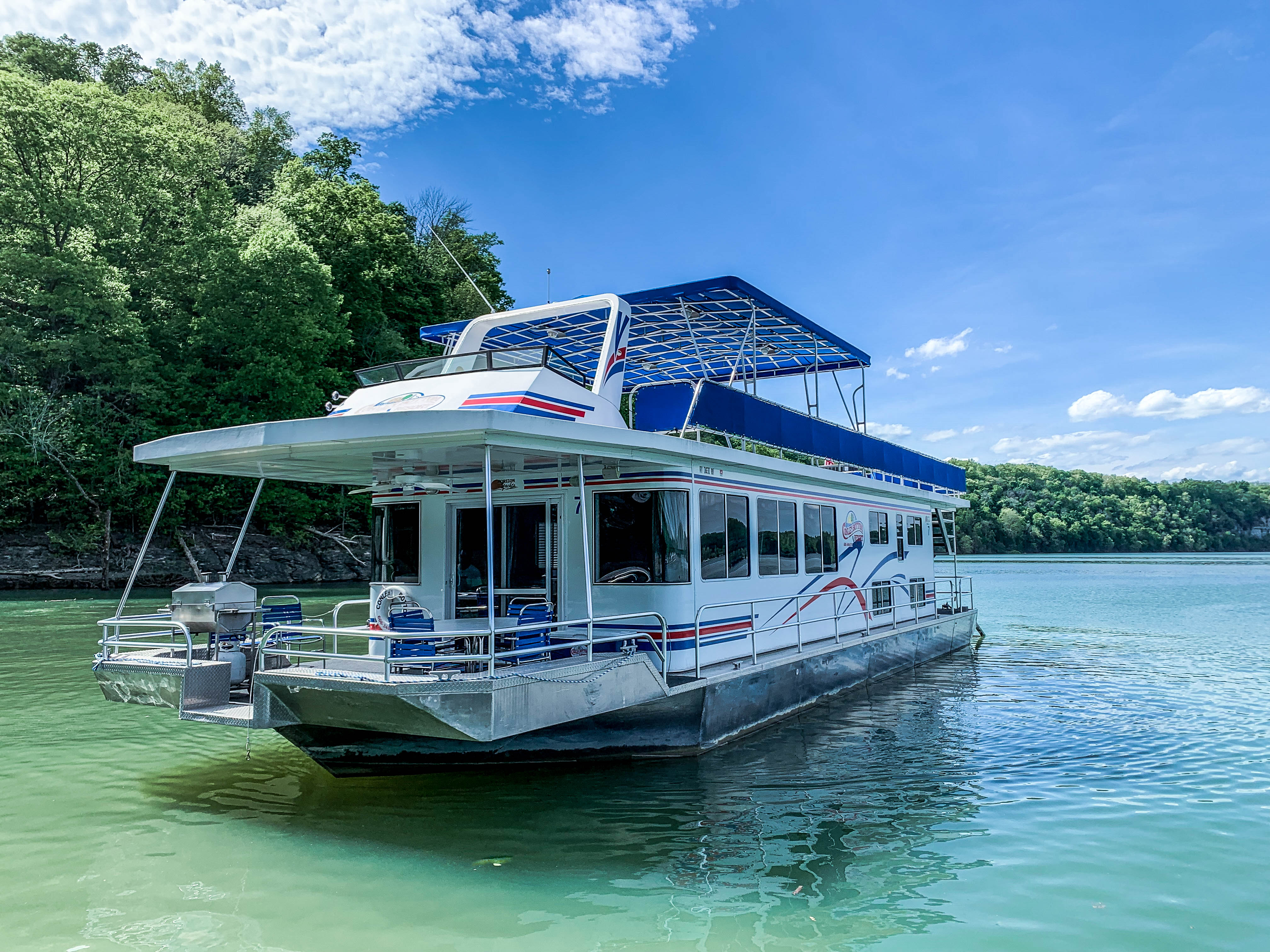 Deluxe Voyager Conley Bottom Resort