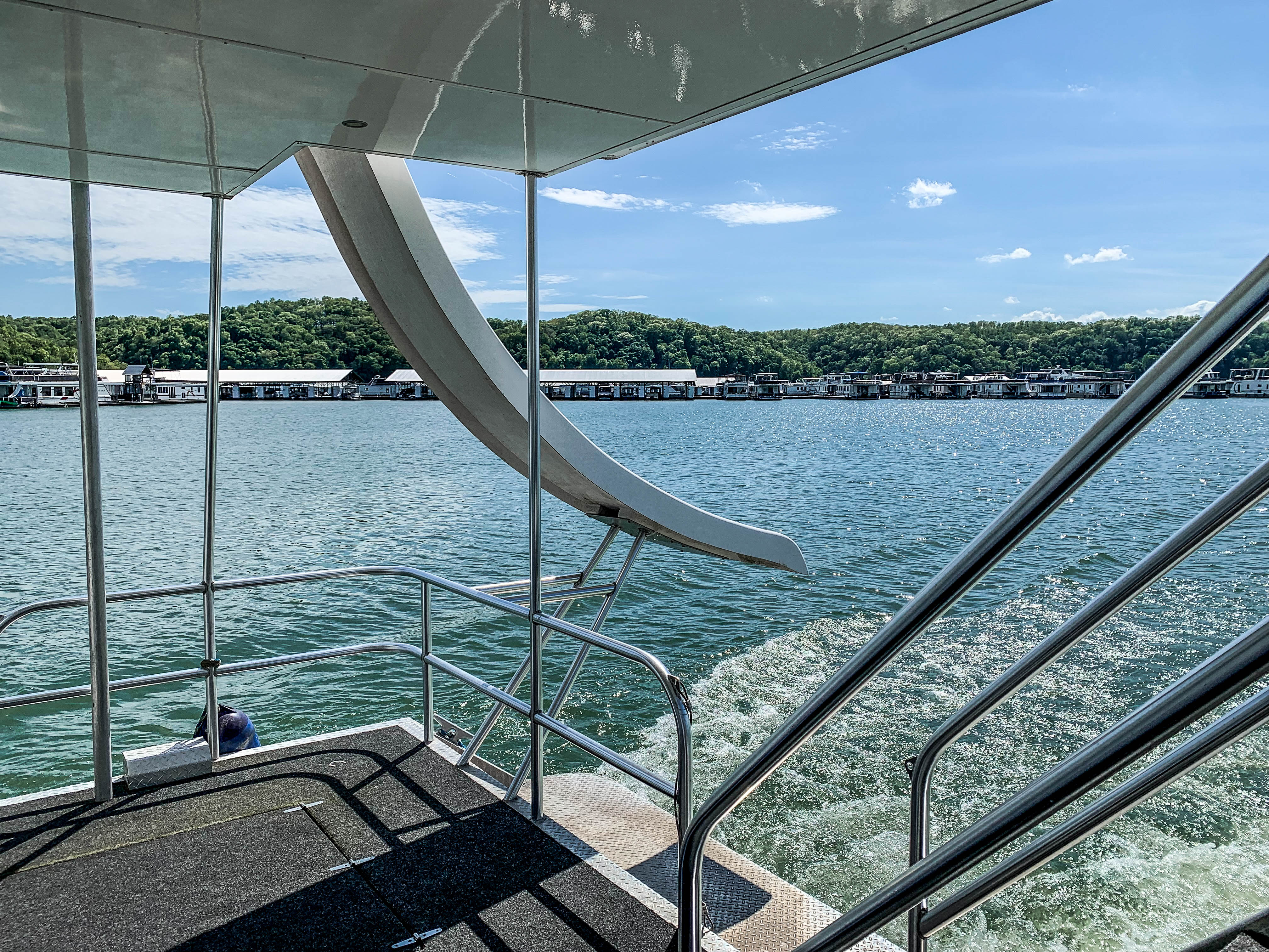 Deluxe Voyager Conley Bottom Resort