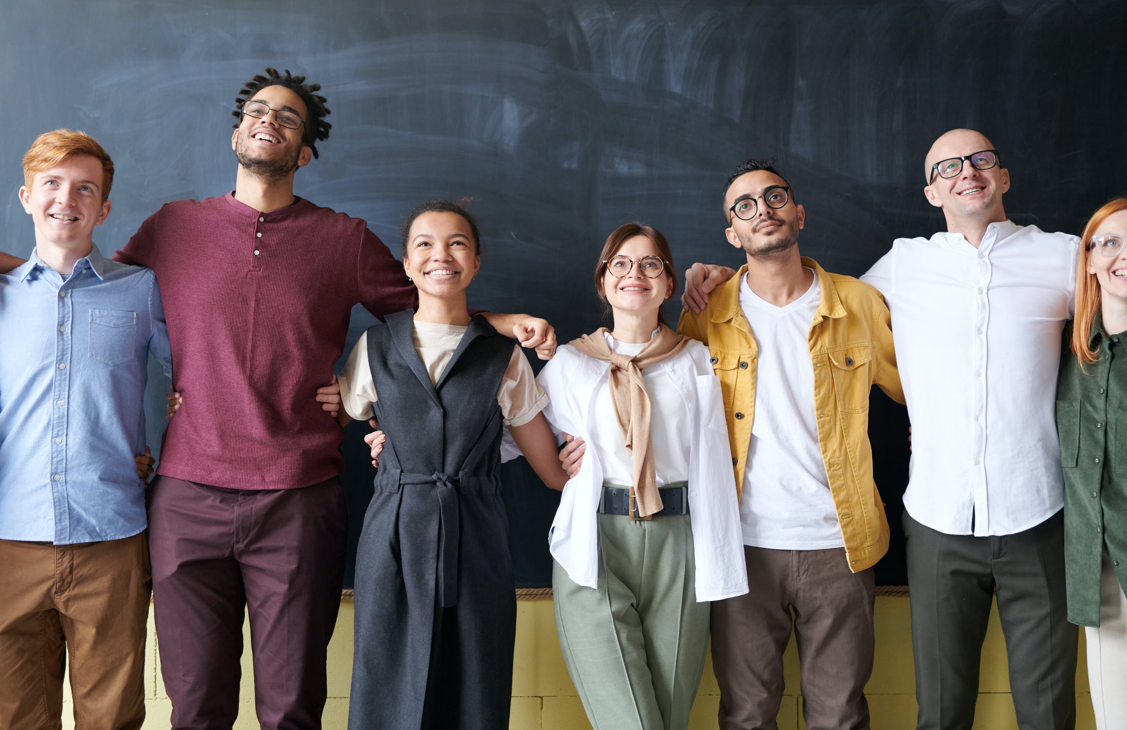 Learn What A Business Casual Dress Code Is Connecteam