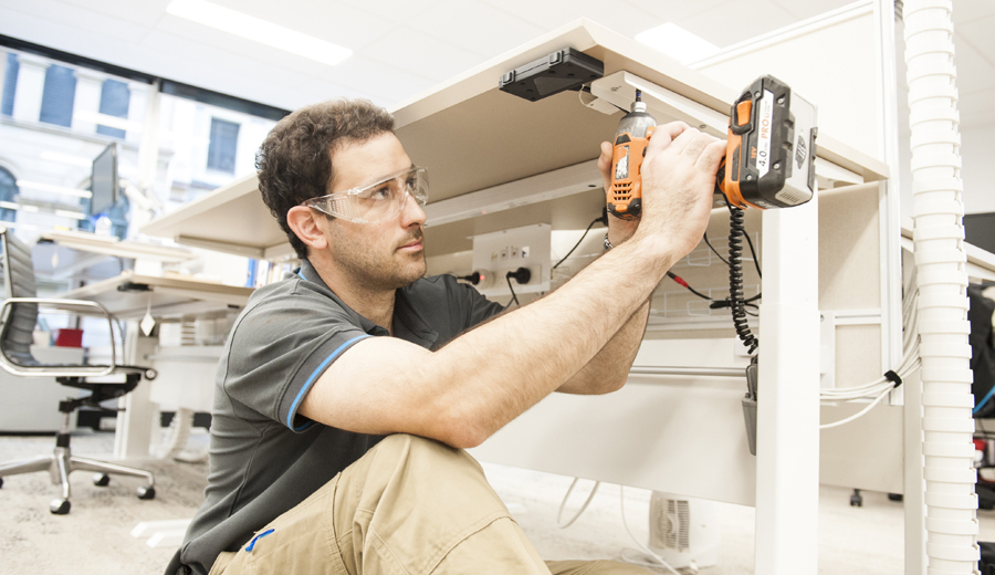 Connected Services Handyman