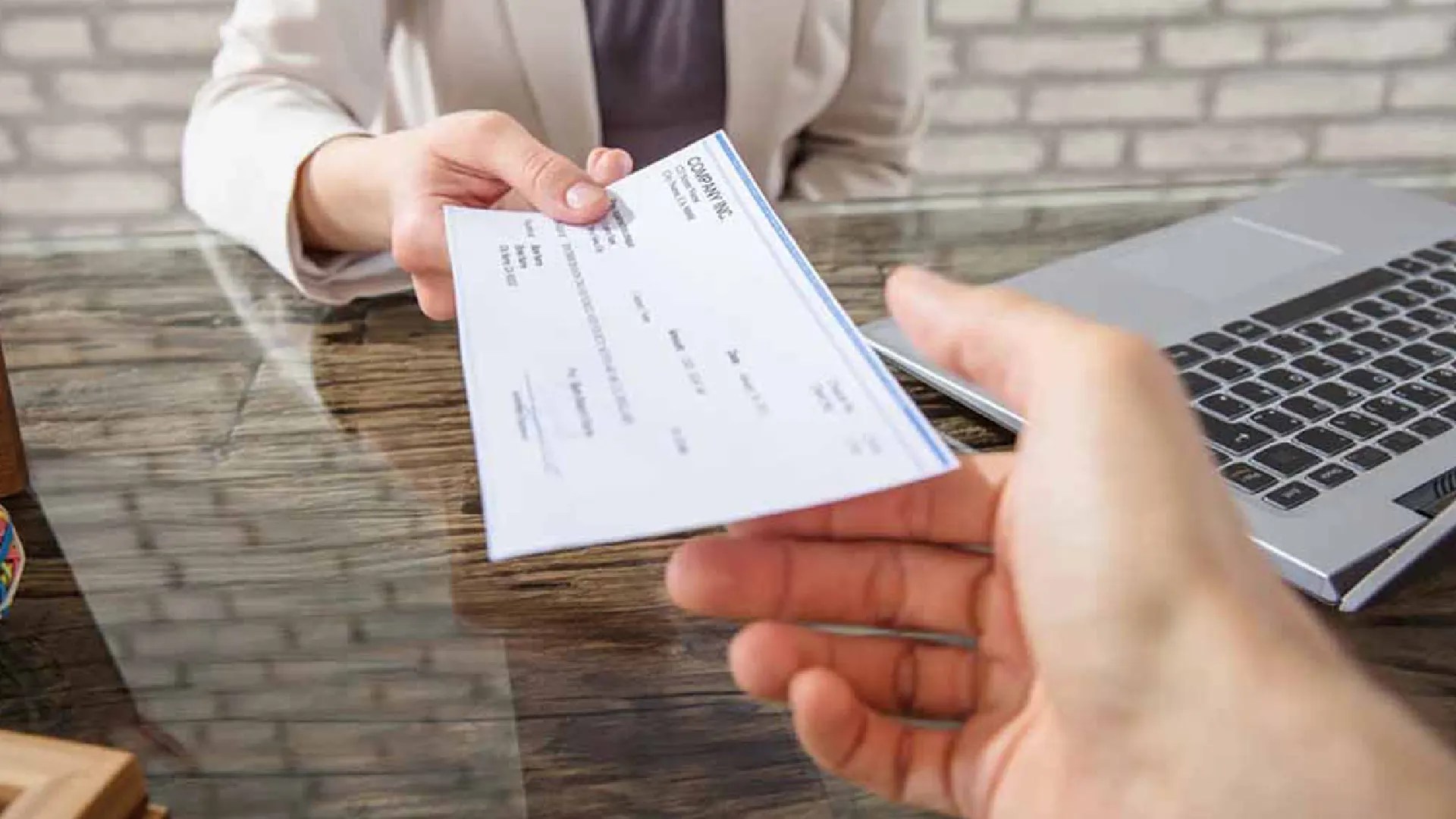 Leave salary formula in UAE Know all about it Connect HR