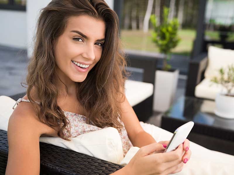 How to Text a Guy First Full Guide With Examples & Tips