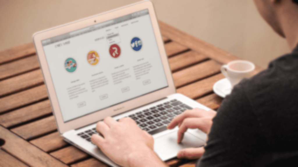 Qual a Diferença entre Site e Blog? Connektiva Digital