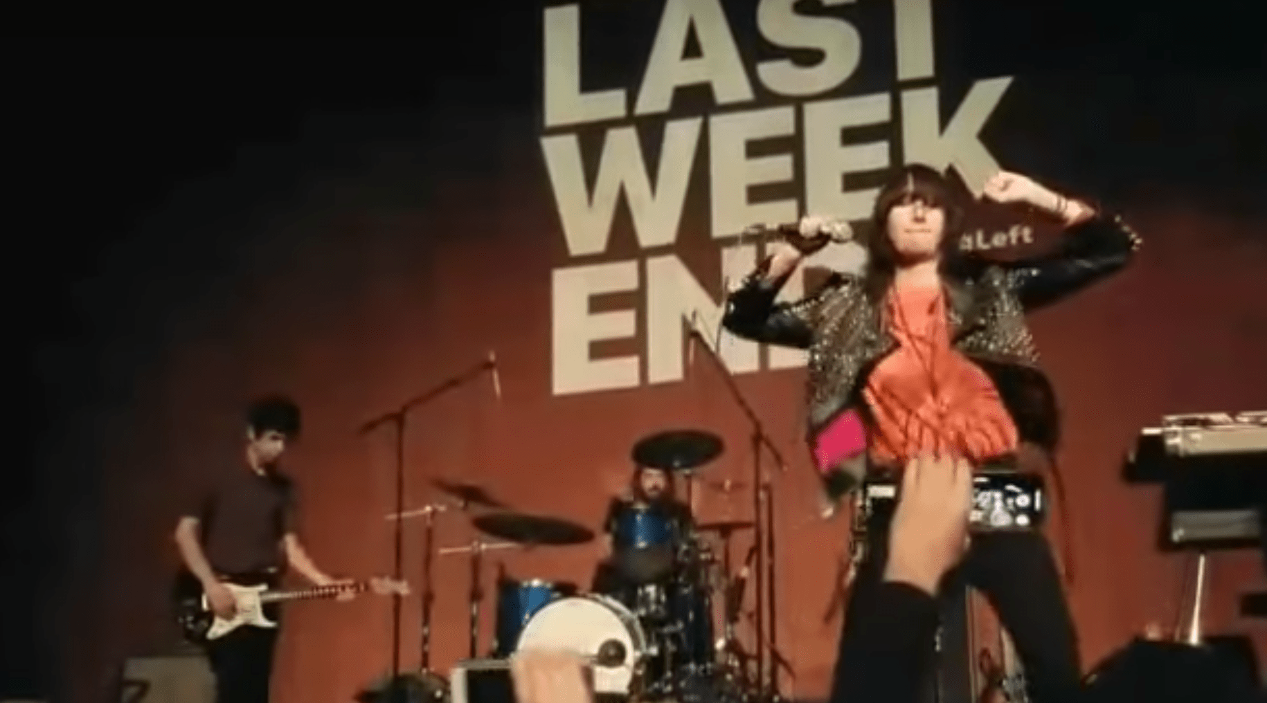 Dave Grohl joins Yeah Yeah Yeahs for "Heads Will Roll" Watch Consequence