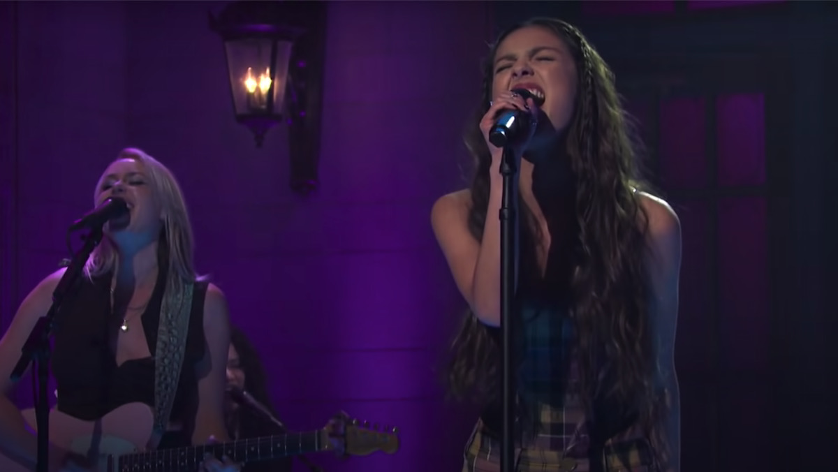 Olivia Rodrigo Performs "Drivers License" & "good 4 u" on SNL Watch