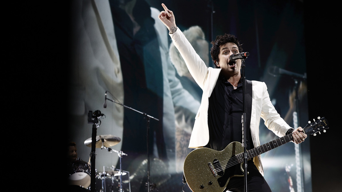 Hella Mega Tour Review Weezer & Green Day Rock New York City