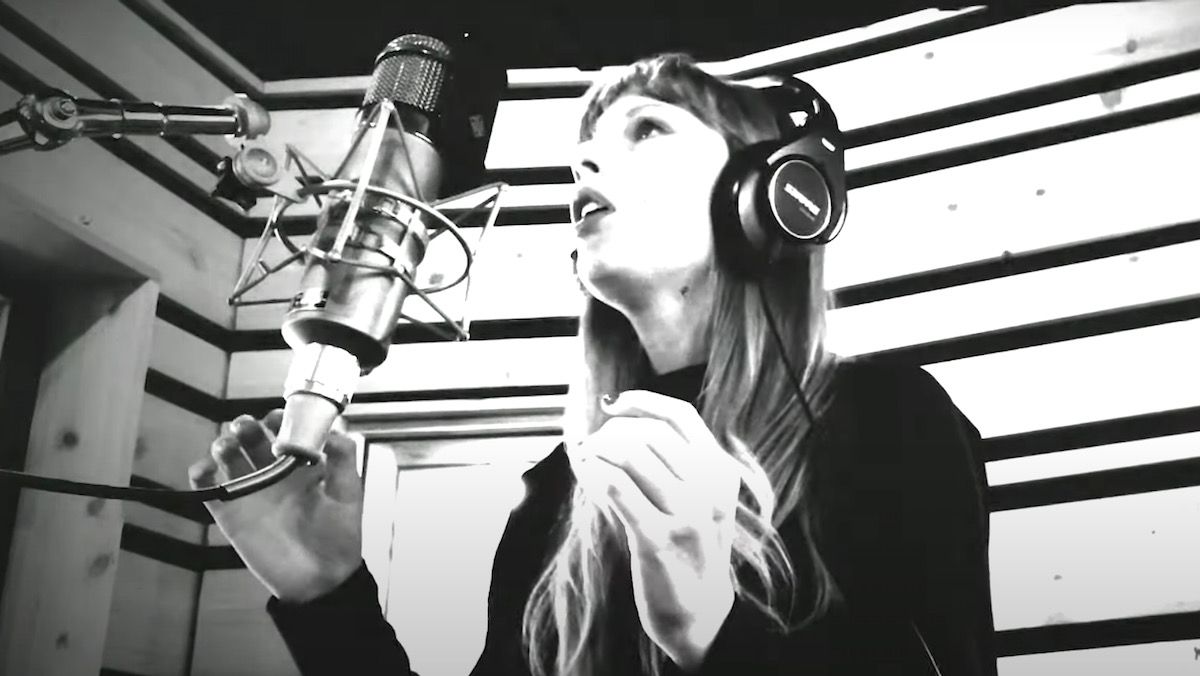 Taylor Swift Shares "All Too Well (Sad Girl Autumn Version)" Stream