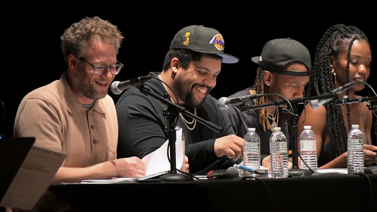 Seth Rogen Hosts Table Read of Friday at Netflix Is a Joke Watch