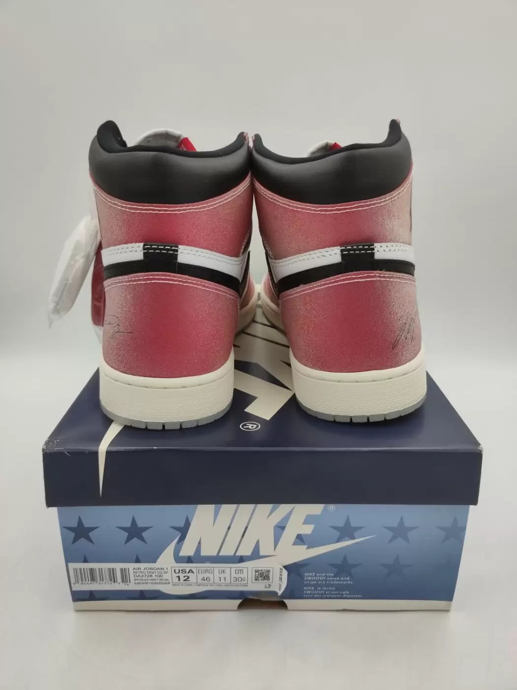 5399 Jordan 1 Retro High Trophy Room Chicago (Friends and Family) (W/ Blue Laces) Item