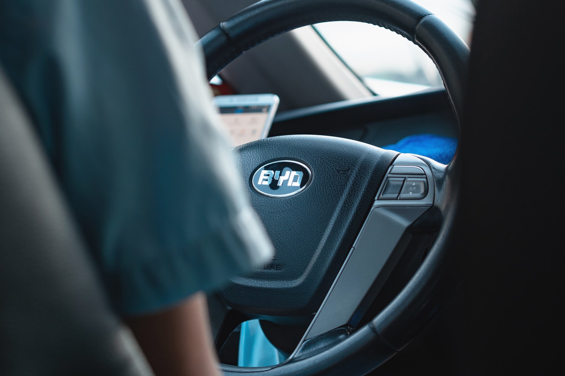 Are Chinese automakers going all out in overseas markets? KrASIA