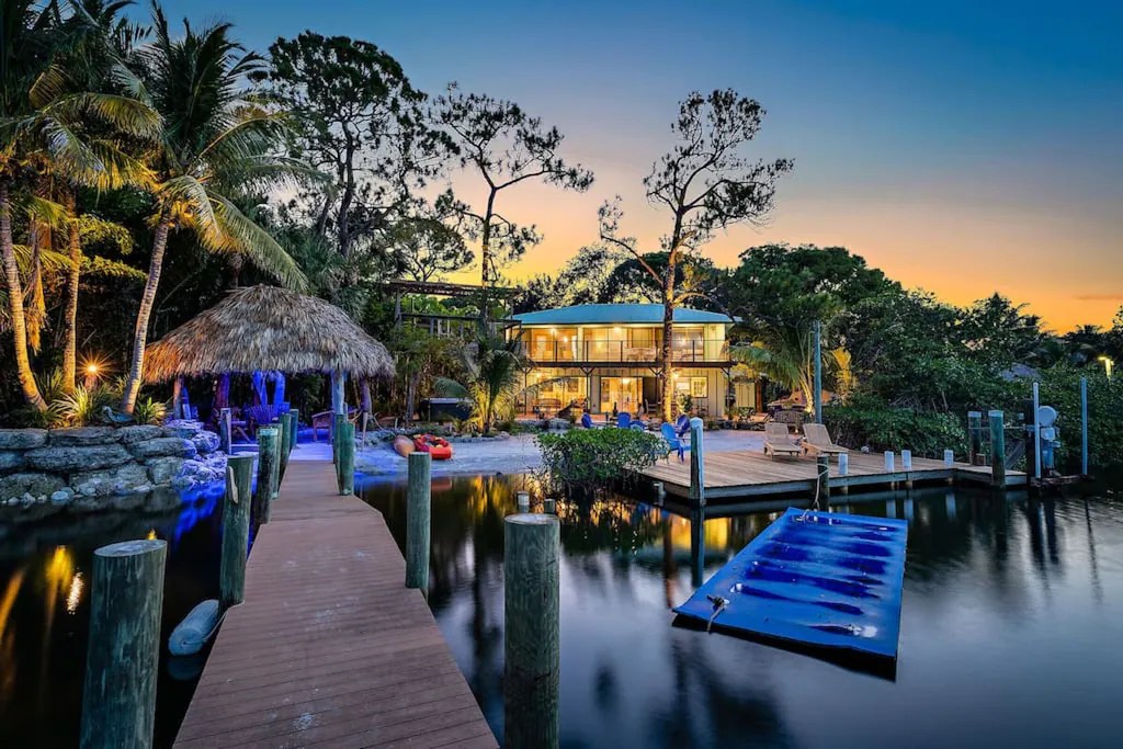 251+ Creative & Clever River House Names Consort Design