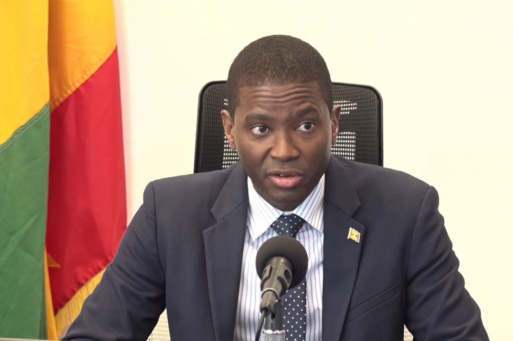 In Grenada, prime minister discusses possibility of republic