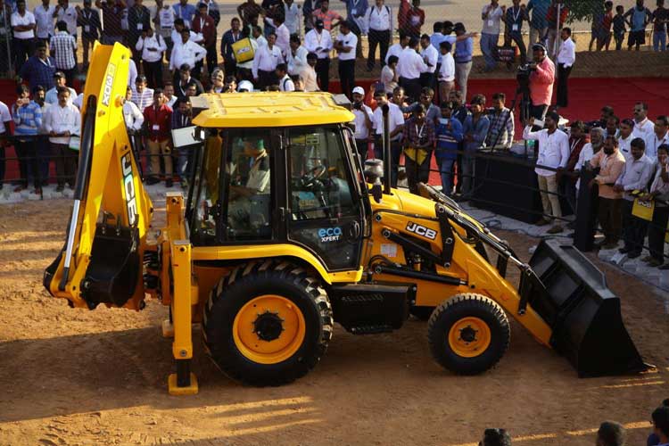 JCB India launches ecoExpert backhoe loader and other products