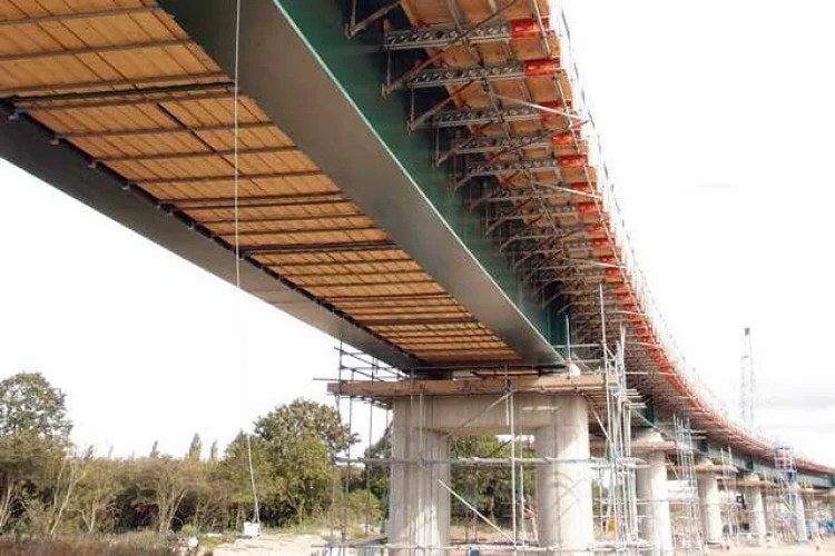 An overview of SteelConcrete Composite Bridges