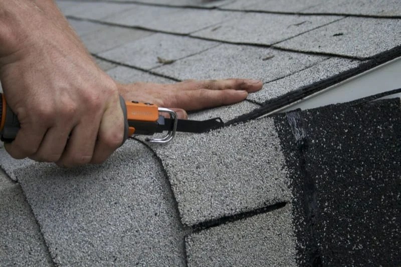 What are the different types of roofing tools?