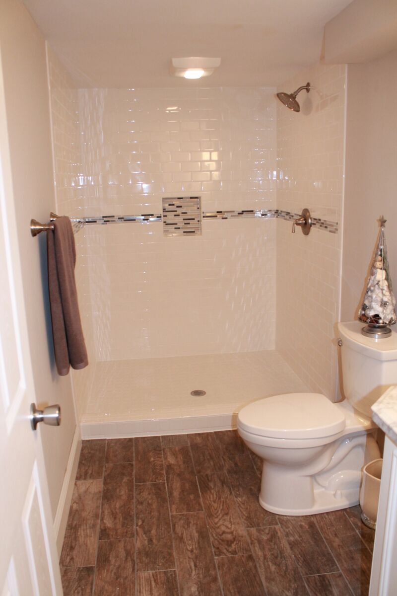 Subway Tile With Mosaic Accent Strip Construction2style