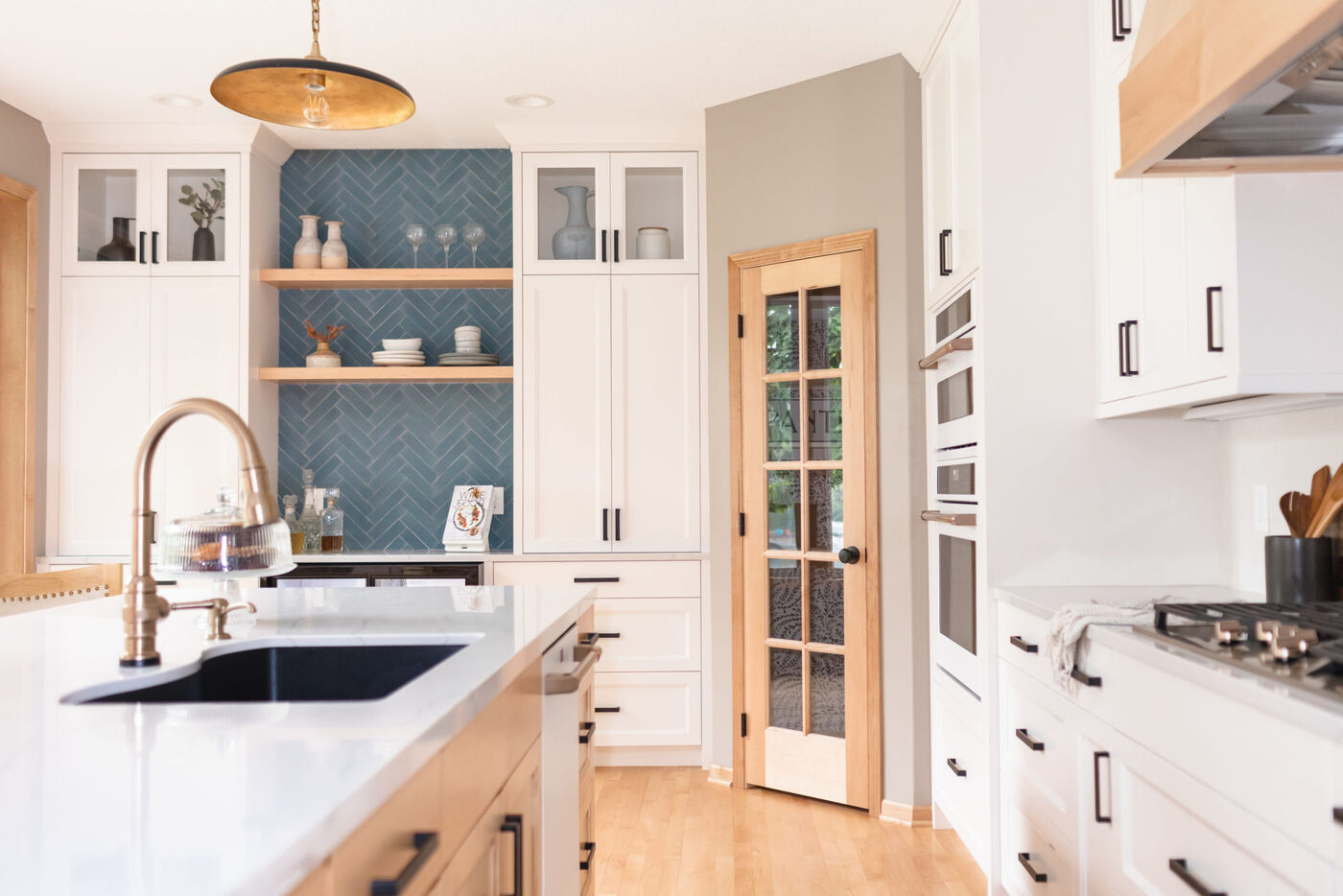 Furniture Sourcing Construction2style