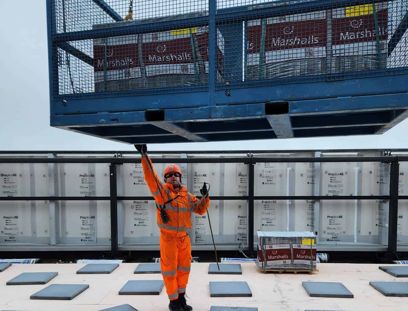What Is a Slinger/Signaller? Construction Cogs