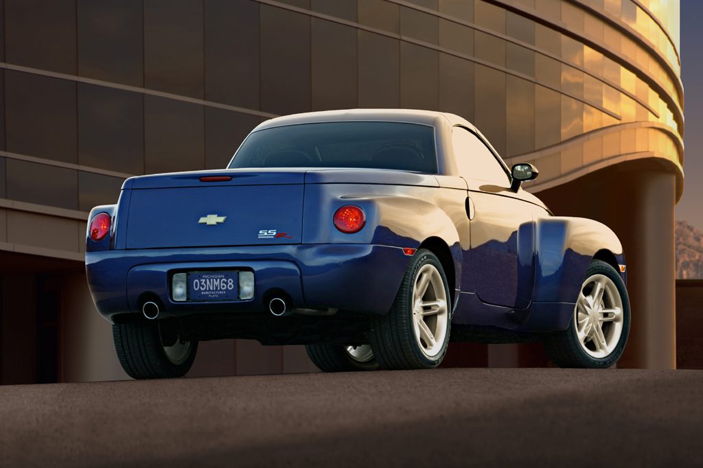 200306 Chevrolet SSR Consumer Guide Auto
