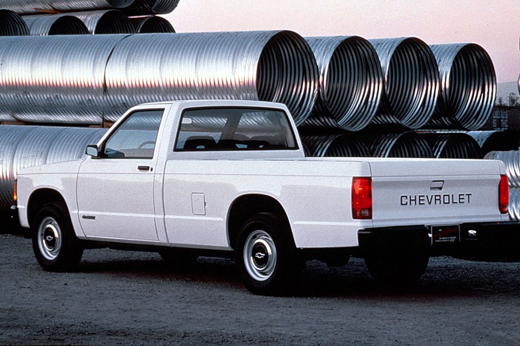 199093 Chevrolet S10 Pickup Consumer Guide Auto