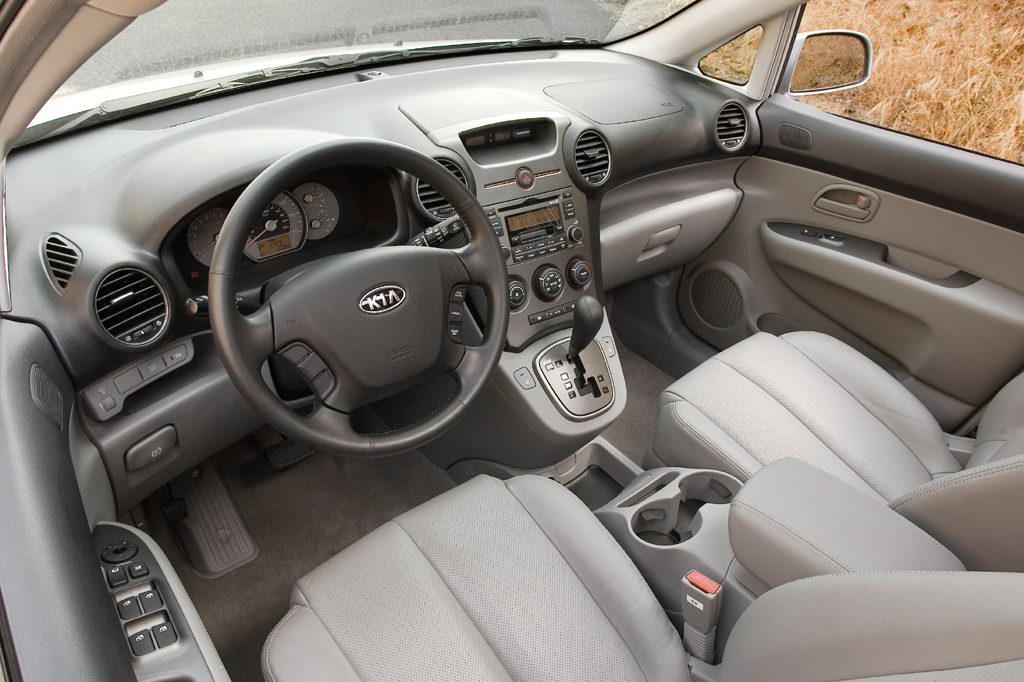 200710 Kia Rondo Consumer Guide Auto