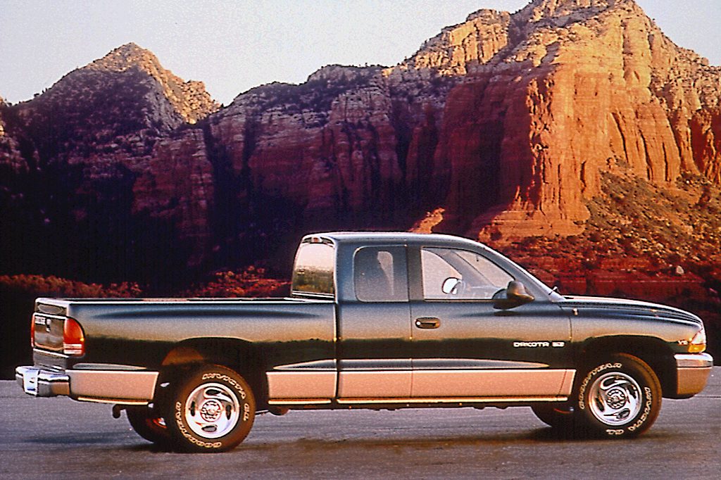 199704 Dodge Dakota Consumer Guide Auto