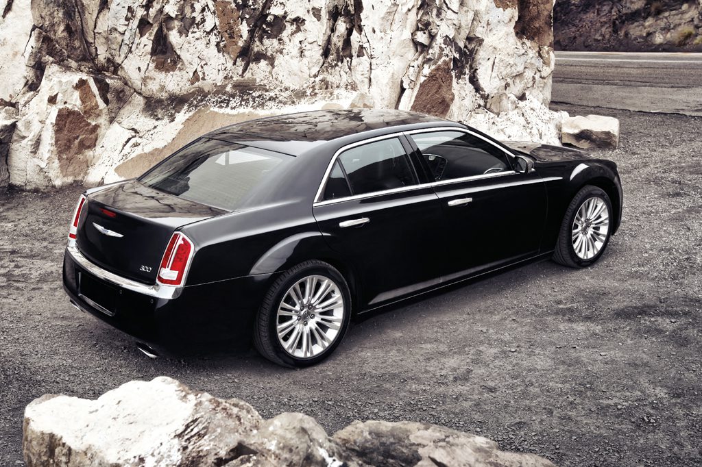 201114 Chrysler 300 Consumer Guide Auto