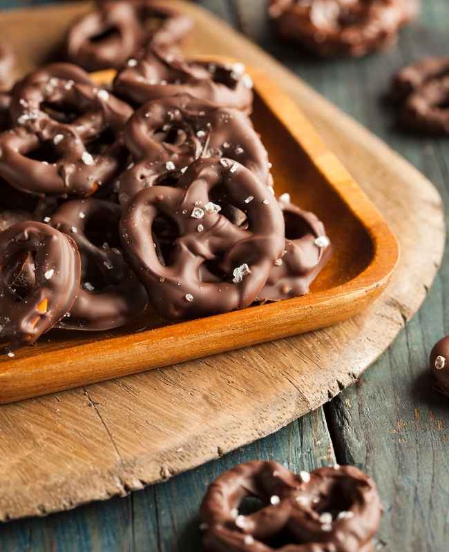 Chocolate Dipped Pretzels Recipe Consumer Queen