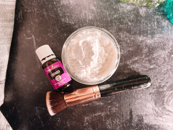 DIY Dry Shampoo Recipe With Essential Oils