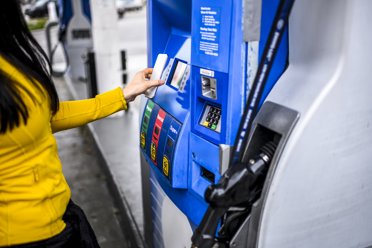 Gas Rebate Cards That Pay You Back—With 0 Annual Fees!