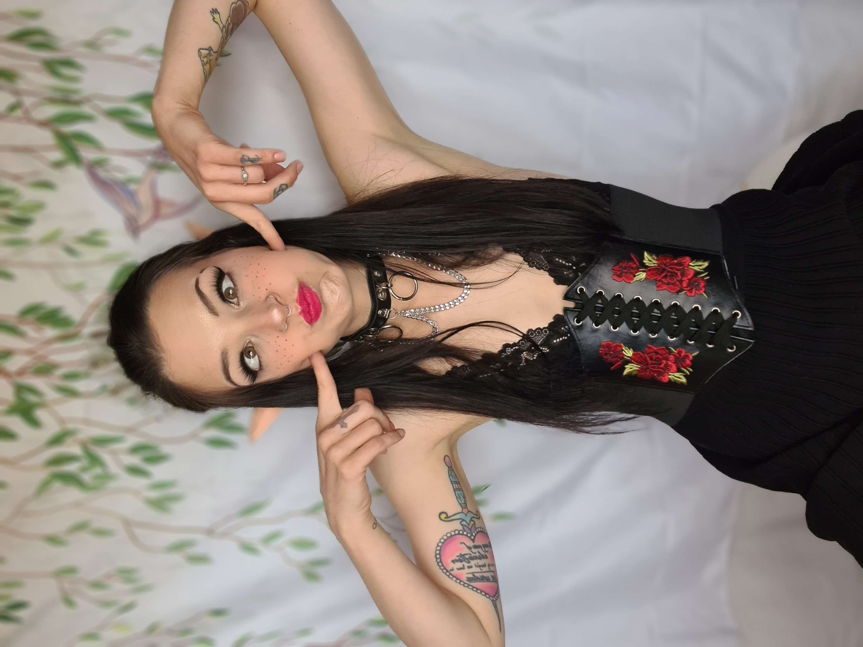 @ivyrose - ContactInBio