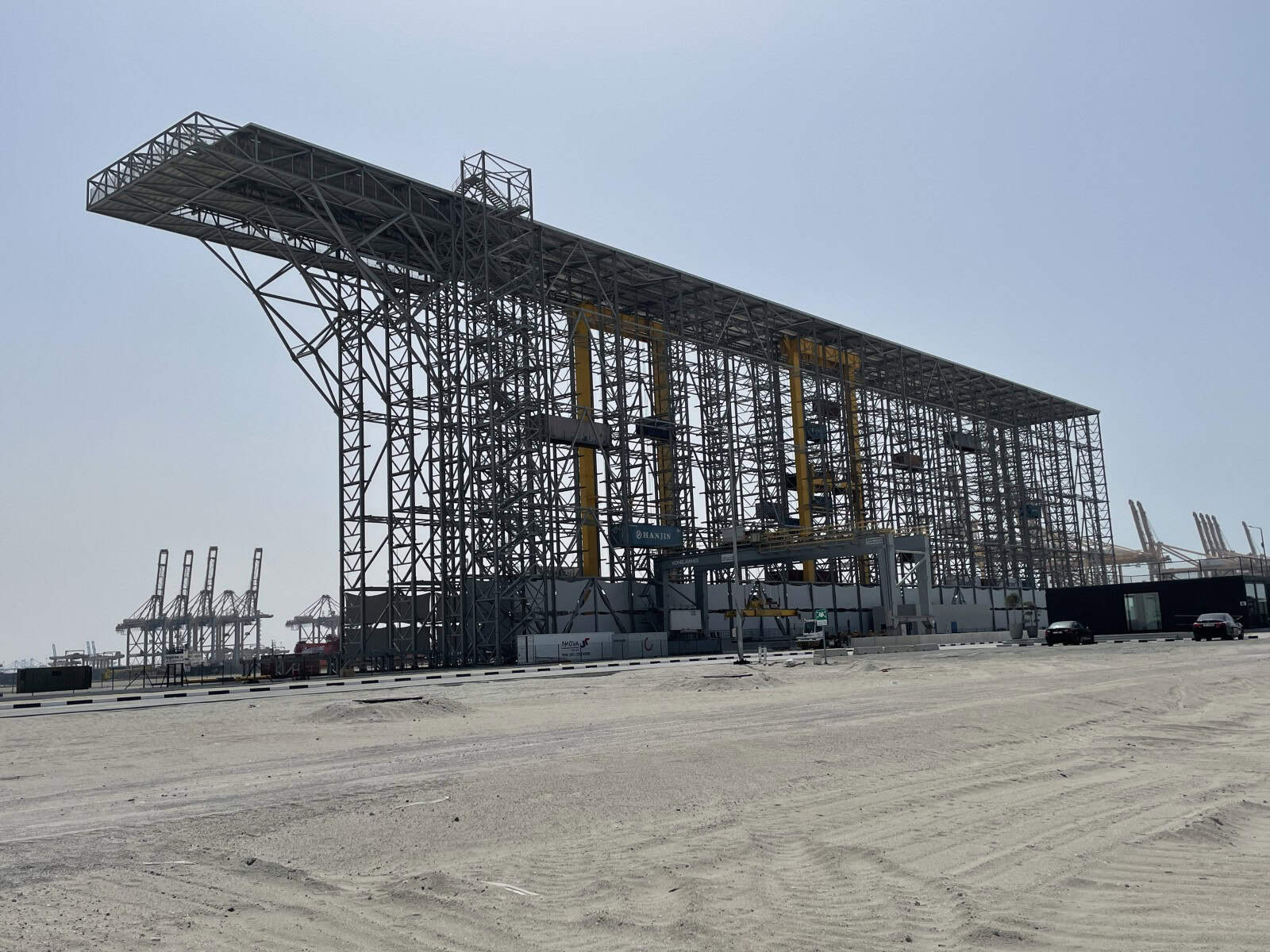 Jebel Ali’s BoxBay high bay storage system completes first 10,000