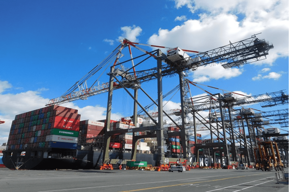 Liebherr to provide New York's terminal with new giant cranes
