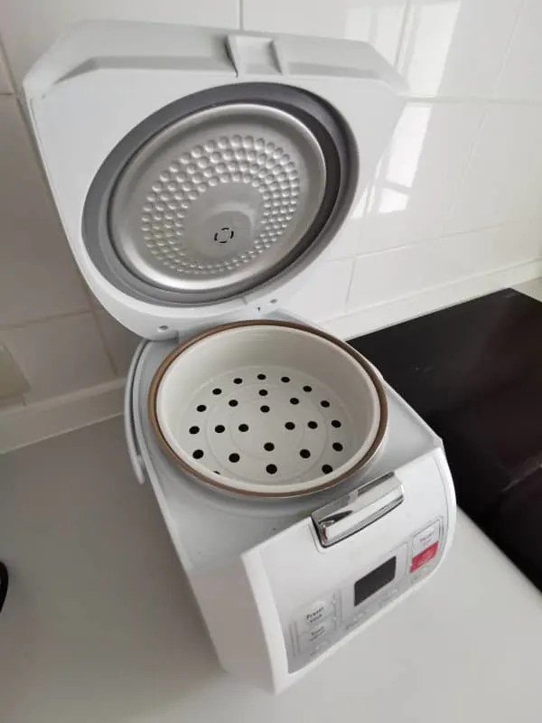 Slow Cooker Vs Rice Cooker Which Is Better For You? (Helpful Guide!) Container FAQs