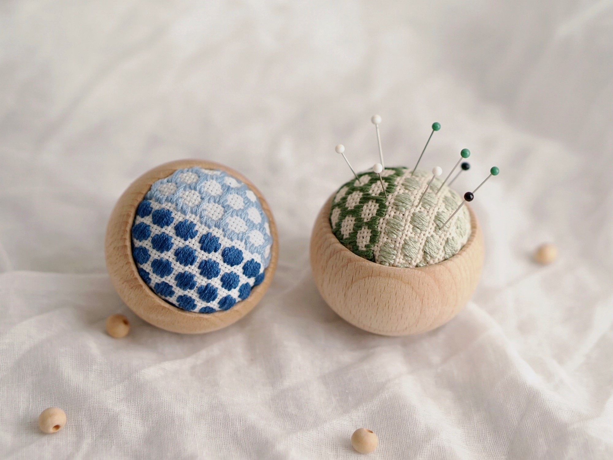 Kogin Embroidery Pincushion Conte de Fées
