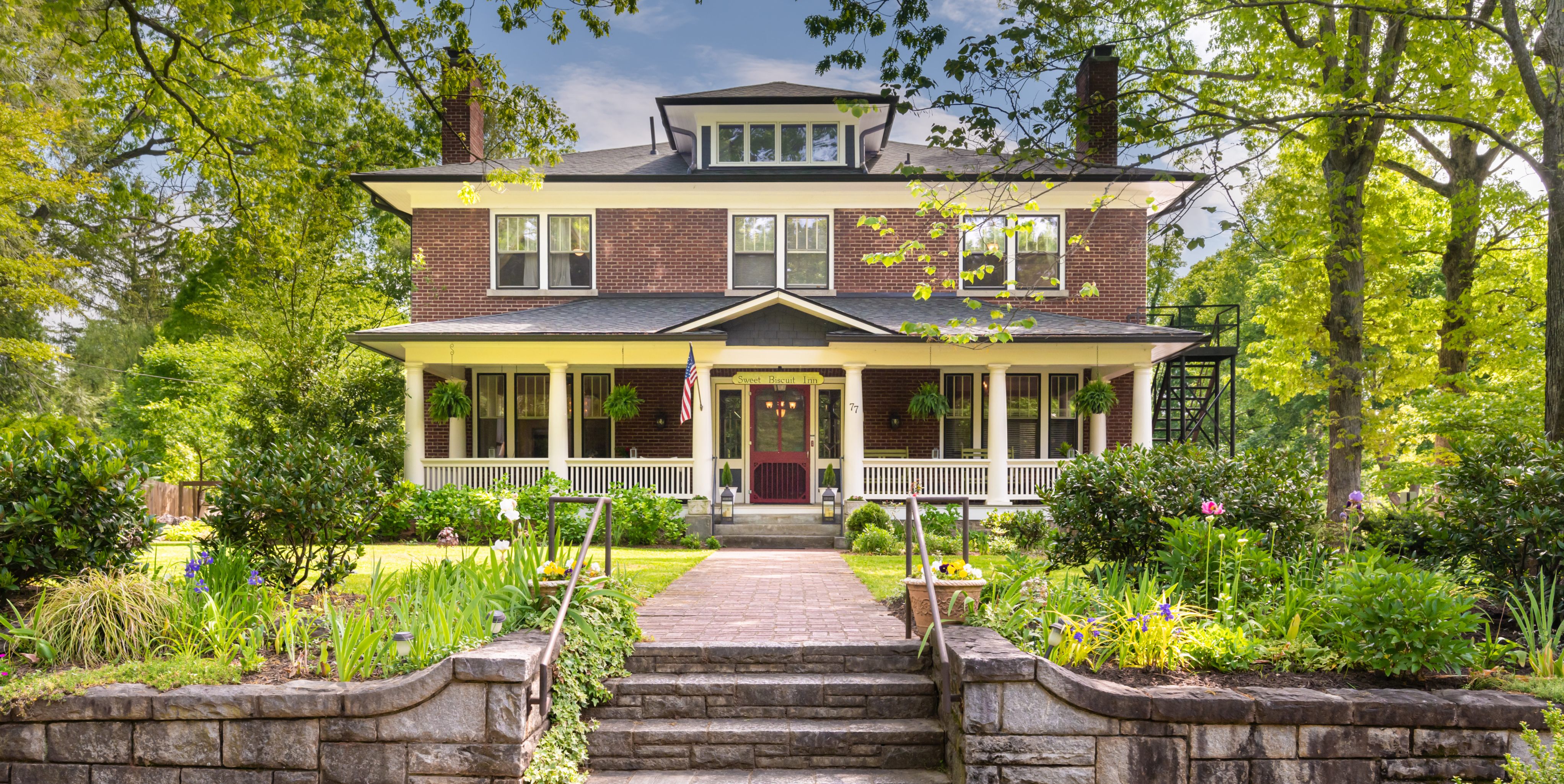 Sweet Biscuit Inn A Top Rated Bed and Breakfast Inns in Asheville