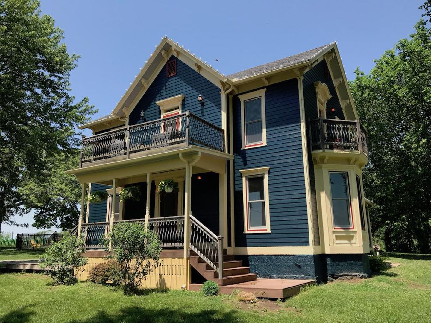 Netherfield Natural Farm, Fontana, Kansas Bed and Breakfasts Inns