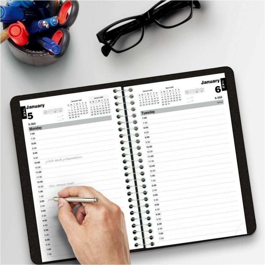 Brownline Essential Daily Planner 8"x5" English, Black Canadian